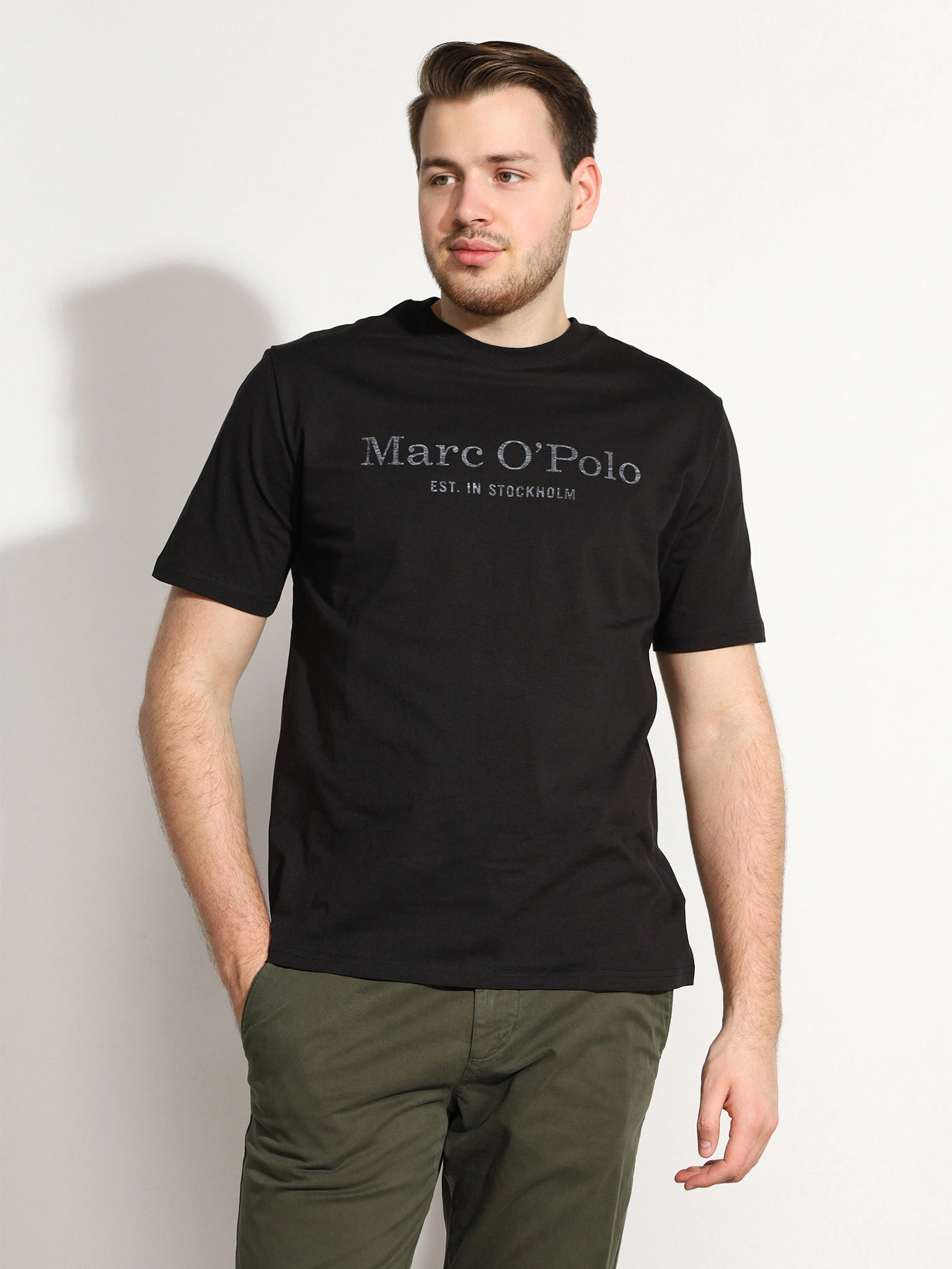 Футболка черного цвета из хлопка